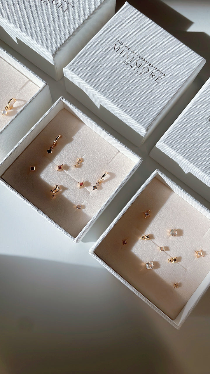MINIMORE JEWELS Dainty Stackable Jewelry, Minimalistic design is more ...