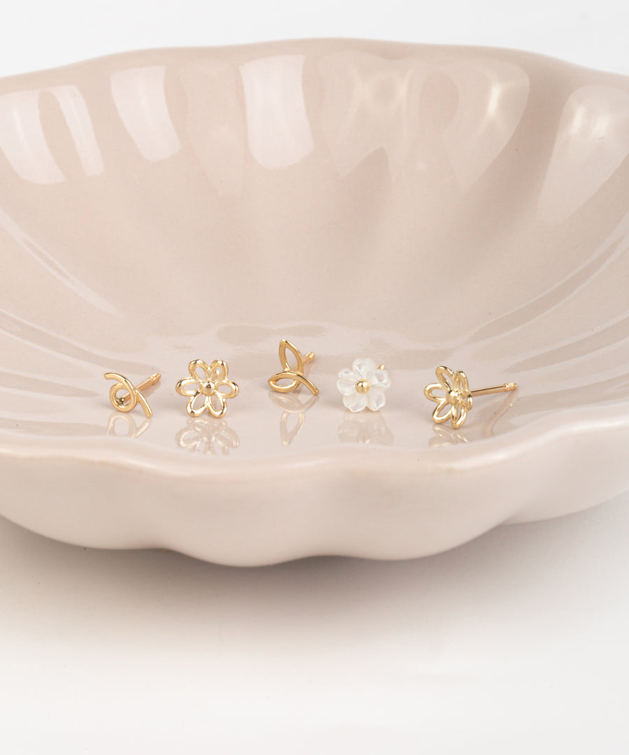 Dainty Daisy Barbell